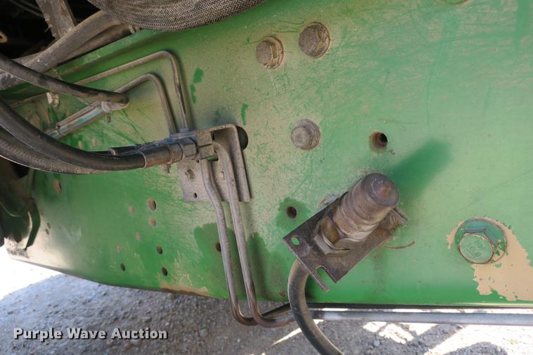 image for item DB7250 2005 John Deere 7320 MFWD tractor