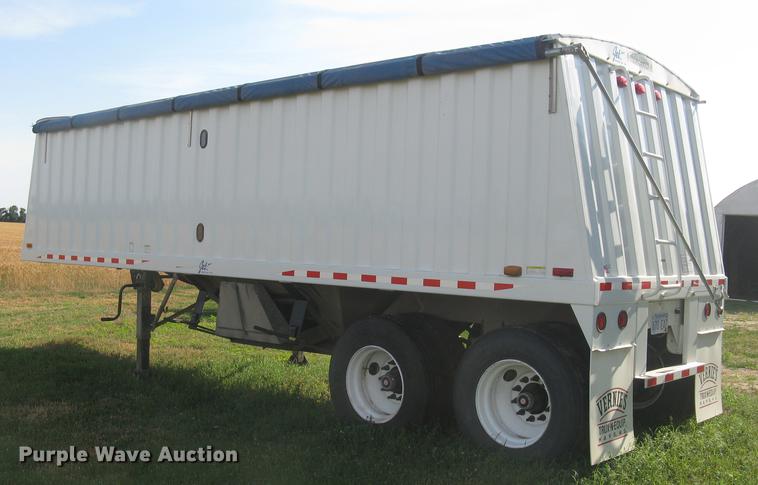 image for item DC2250 2001 Jet single hopper bottom grain trailer
