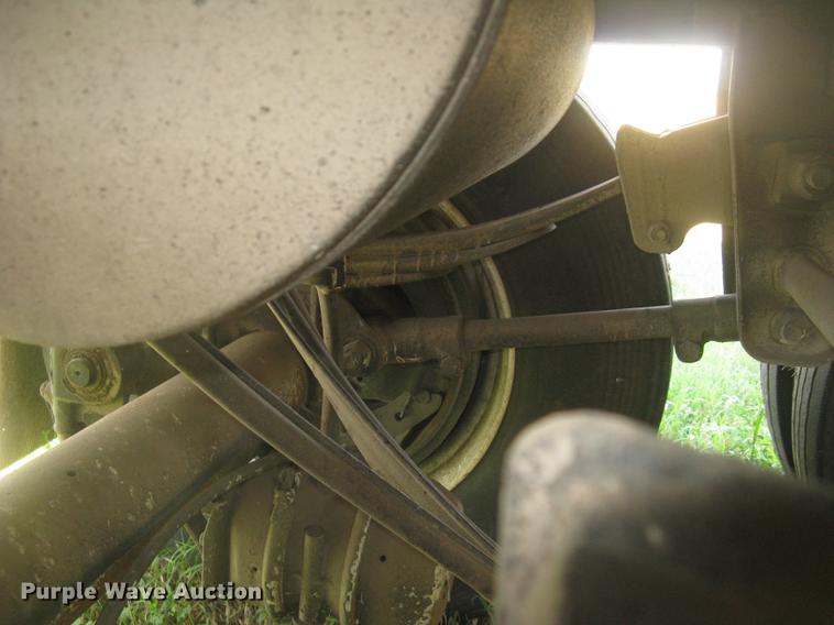 image for item DC2250 2001 Jet single hopper bottom grain trailer