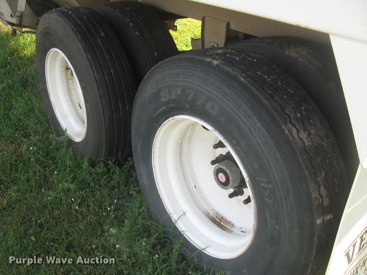 image for item DC2250 2001 Jet single hopper bottom grain trailer