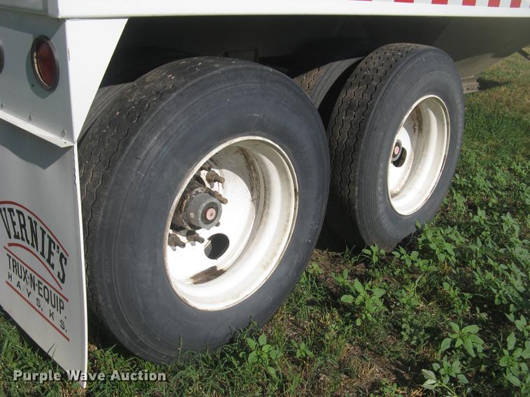 image for item DC2250 2001 Jet single hopper bottom grain trailer