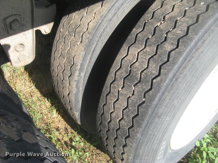 image for item DC2250 2001 Jet single hopper bottom grain trailer