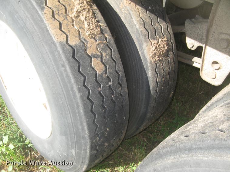 image for item DC2250 2001 Jet single hopper bottom grain trailer