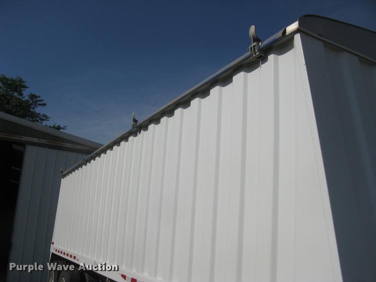 image for item DC2250 2001 Jet single hopper bottom grain trailer