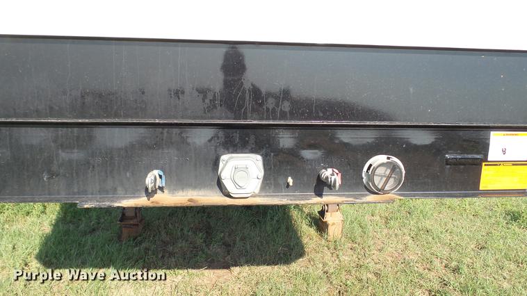 image for item DC4182 2000 Neville Built livestock trailer