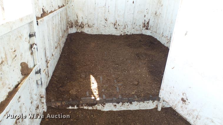 image for item DC4182 2000 Neville Built livestock trailer