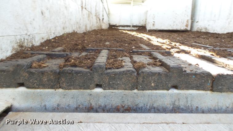 image for item DC4182 2000 Neville Built livestock trailer