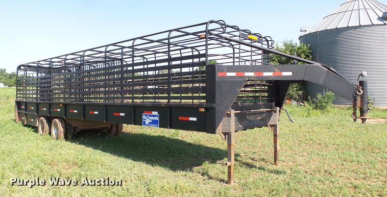 image for item DC4184 2008 Gooseneck Trailers livestock trailer
