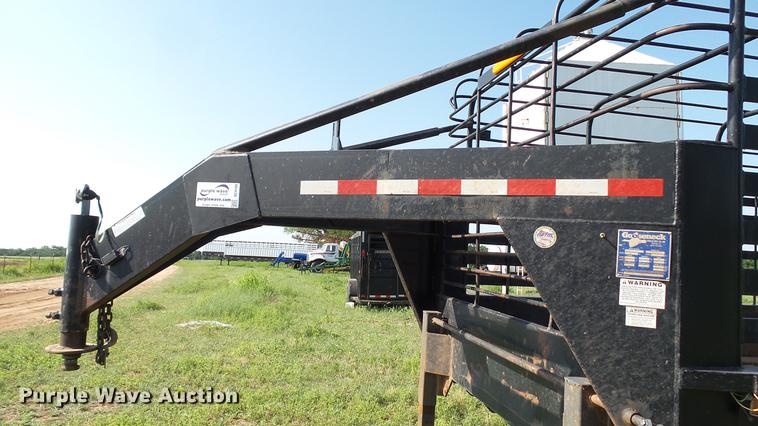 image for item DC4184 2008 Gooseneck Trailers livestock trailer