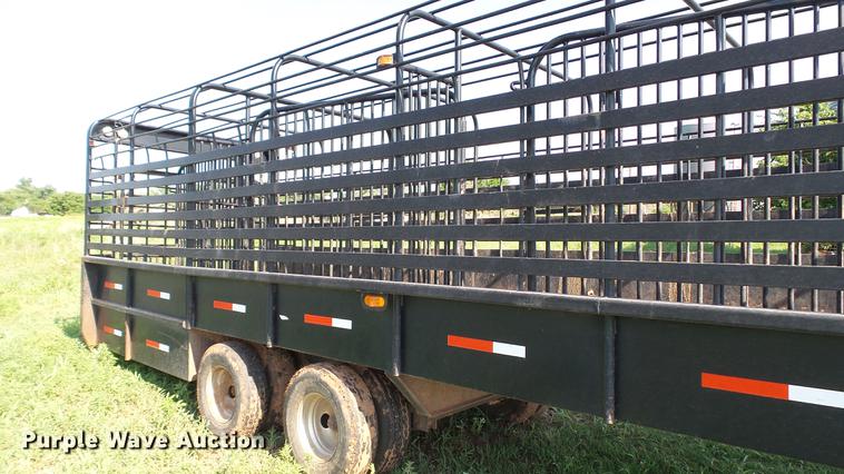 image for item DC4184 2008 Gooseneck Trailers livestock trailer