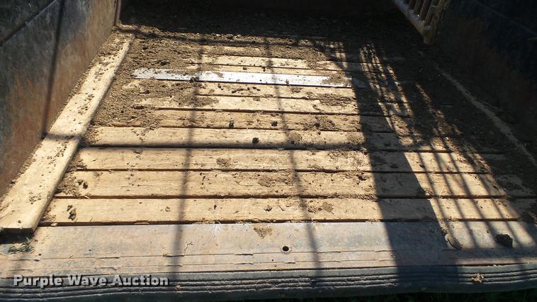 image for item DC4184 2008 Gooseneck Trailers livestock trailer