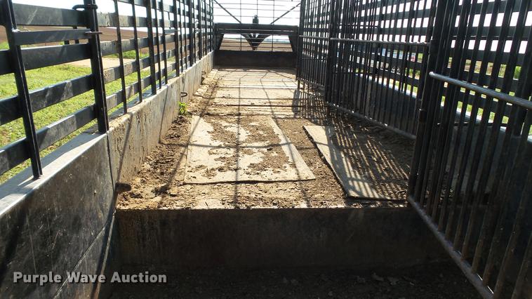 image for item DC4184 2008 Gooseneck Trailers livestock trailer