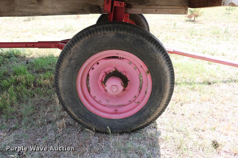 image for item DC7521 Hay bale trailer