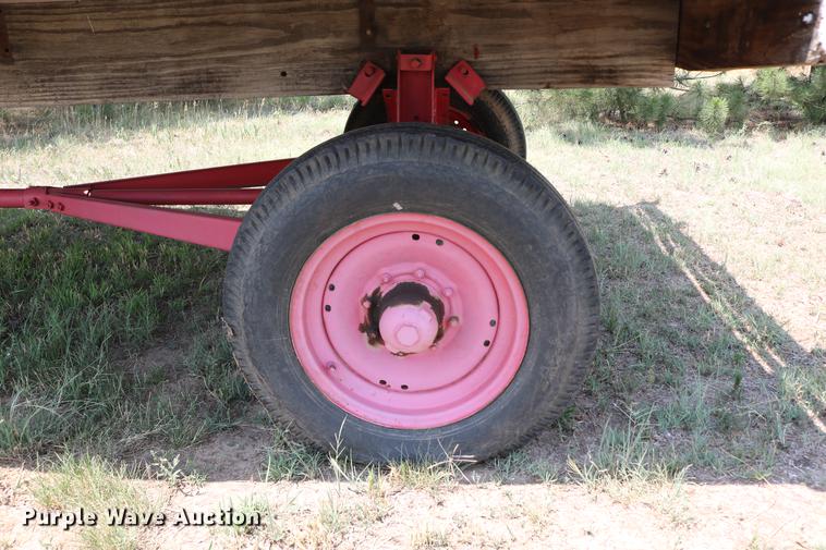 image for item DC7521 Hay bale trailer