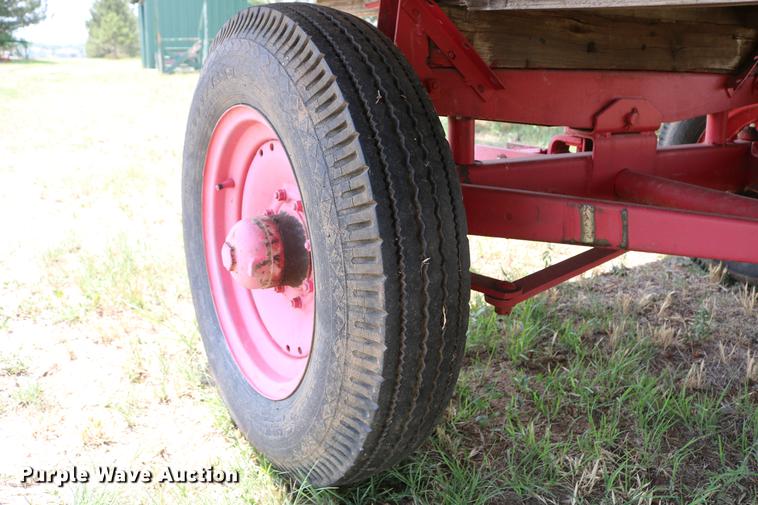 image for item DC7521 Hay bale trailer