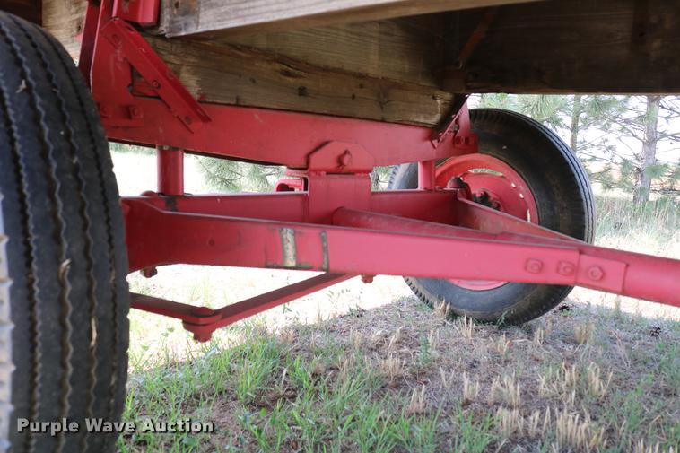 image for item DC7521 Hay bale trailer