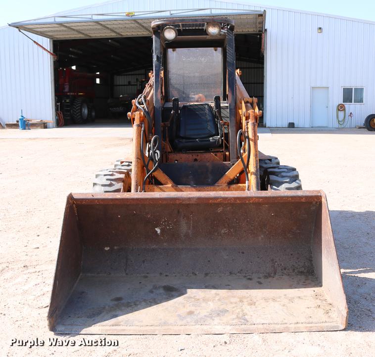 image for item DC7526 1981 Case 1845 skid steer