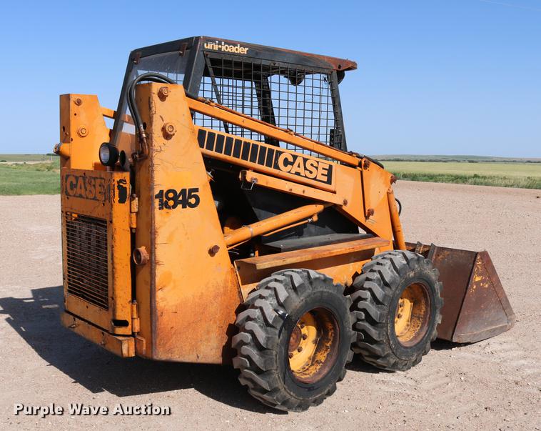 image for item DC7526 1981 Case 1845 skid steer