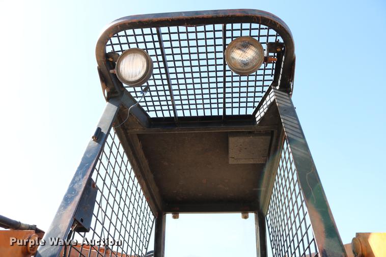 image for item DC7526 1981 Case 1845 skid steer