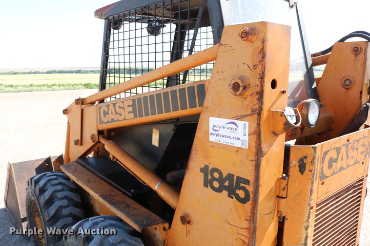 image for item DC7526 1981 Case 1845 skid steer