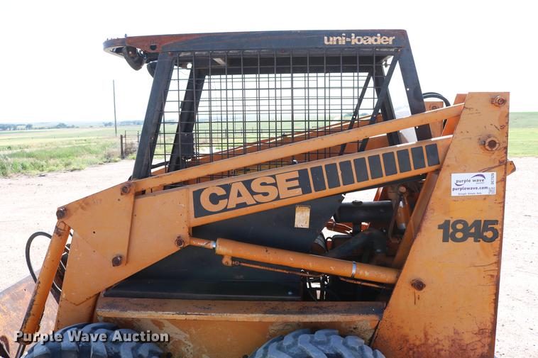 image for item DC7526 1981 Case 1845 skid steer