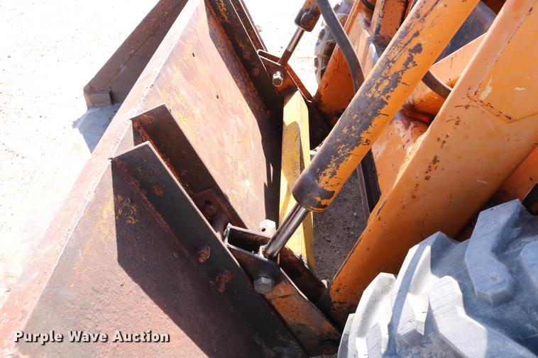 image for item DC7526 1981 Case 1845 skid steer