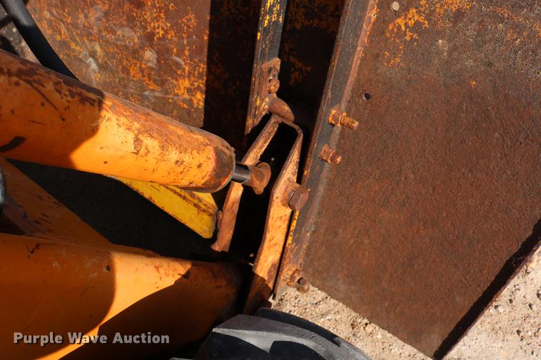 image for item DC7526 1981 Case 1845 skid steer