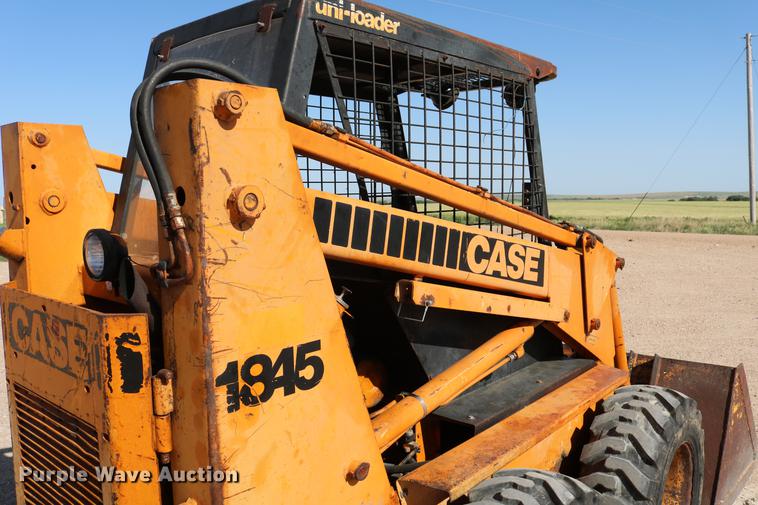 image for item DC7526 1981 Case 1845 skid steer