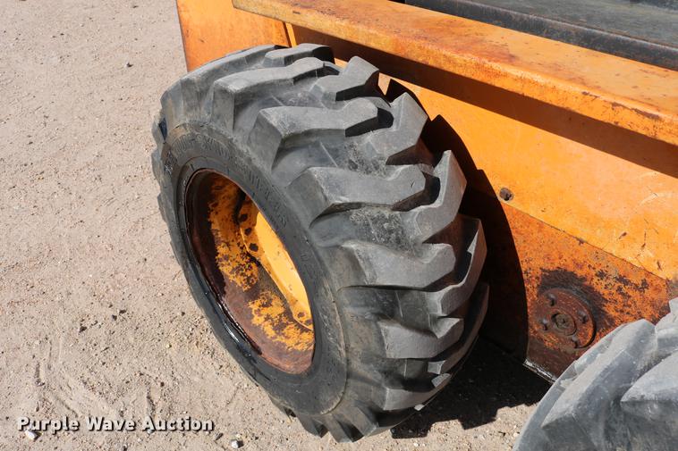 image for item DC7526 1981 Case 1845 skid steer