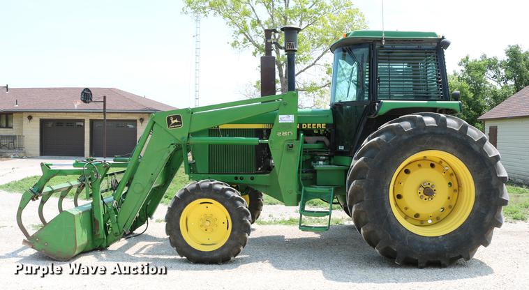 image for item DC7528 1991 John Deere 4455 tractor