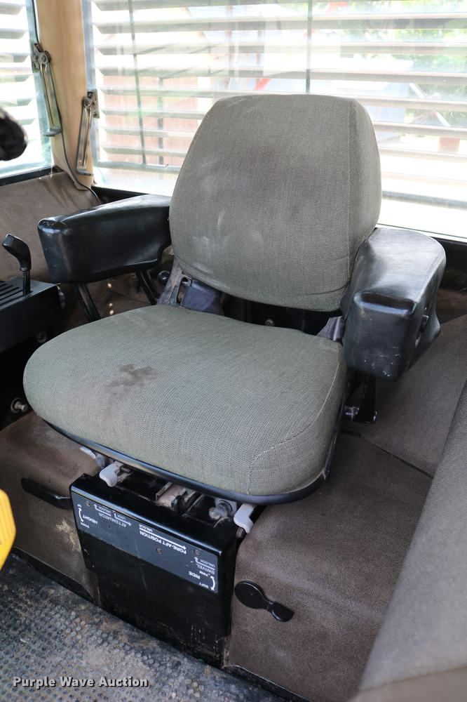 image for item DC7528 1991 John Deere 4455 tractor