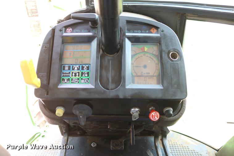 image for item DC7528 1991 John Deere 4455 tractor