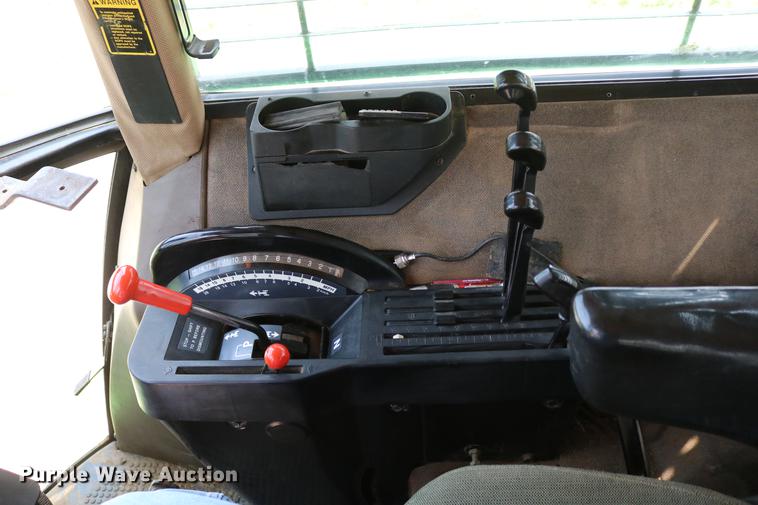 image for item DC7528 1991 John Deere 4455 tractor