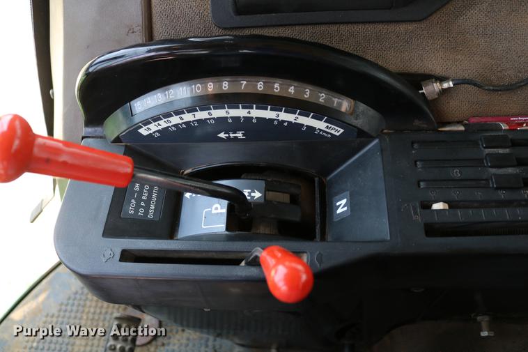 image for item DC7528 1991 John Deere 4455 tractor