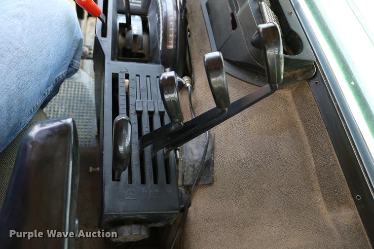 image for item DC7528 1991 John Deere 4455 tractor