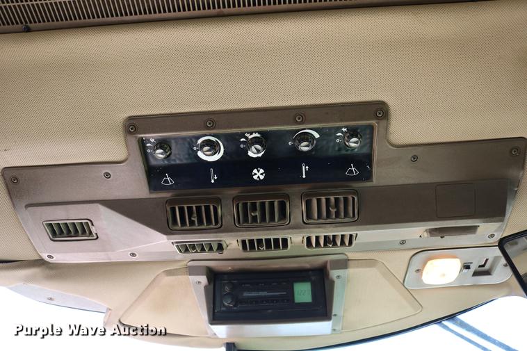 image for item DC7528 1991 John Deere 4455 tractor