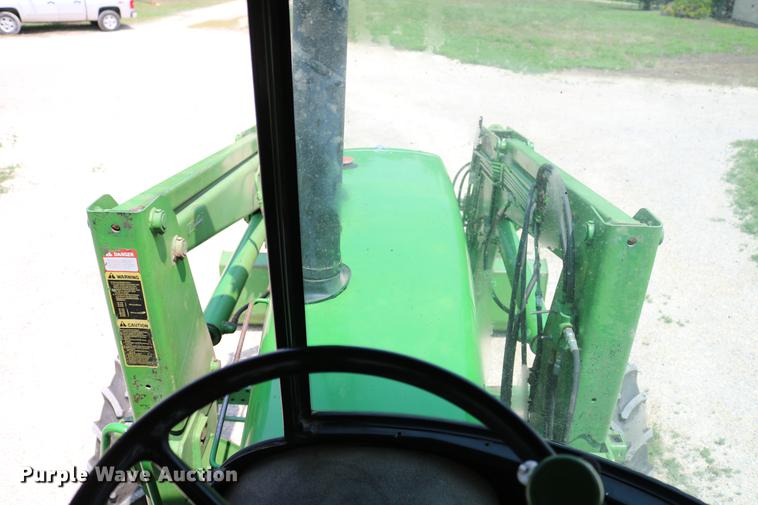 image for item DC7528 1991 John Deere 4455 tractor