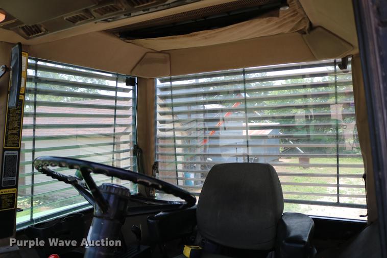 image for item DC7528 1991 John Deere 4455 tractor