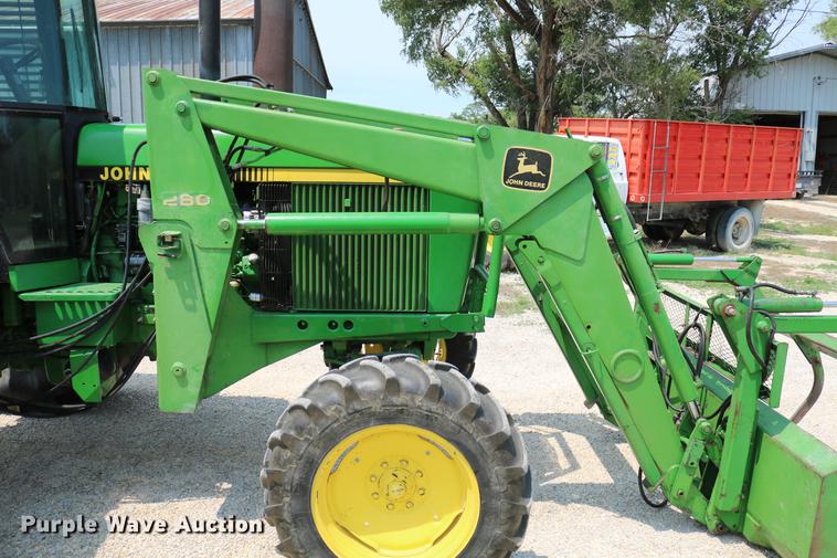 image for item DC7528 1991 John Deere 4455 tractor