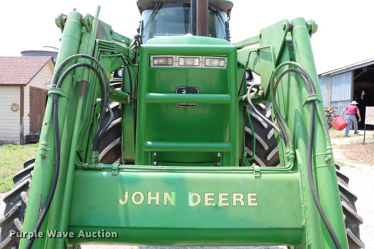 image for item DC7528 1991 John Deere 4455 tractor