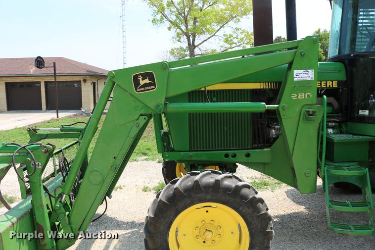 image for item DC7528 1991 John Deere 4455 tractor