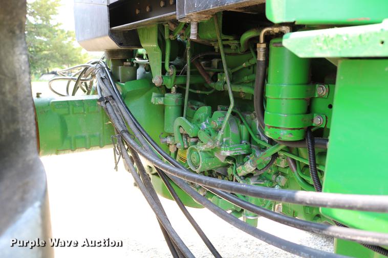 image for item DC7528 1991 John Deere 4455 tractor