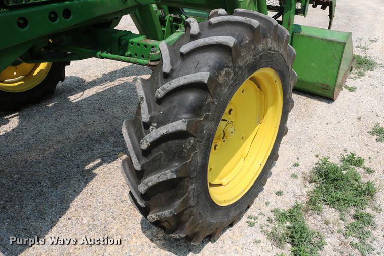image for item DC7528 1991 John Deere 4455 tractor