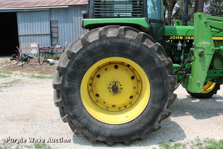 image for item DC7528 1991 John Deere 4455 tractor