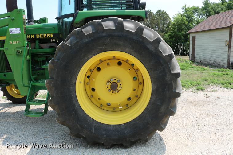 image for item DC7528 1991 John Deere 4455 tractor