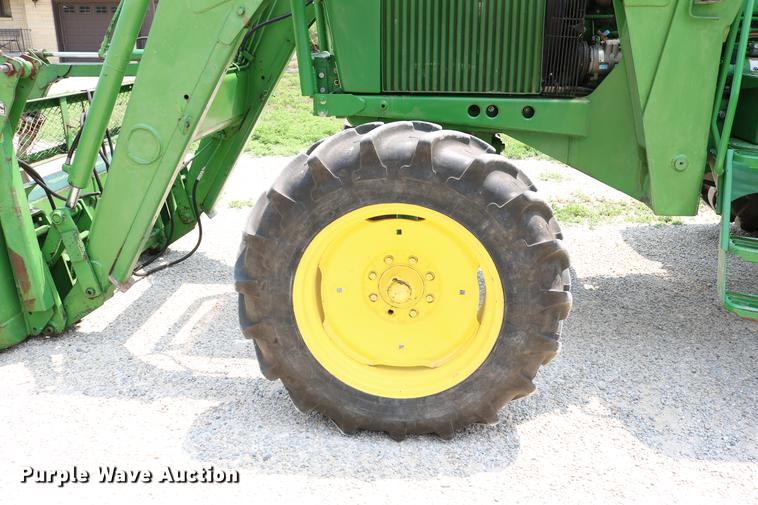 image for item DC7528 1991 John Deere 4455 tractor