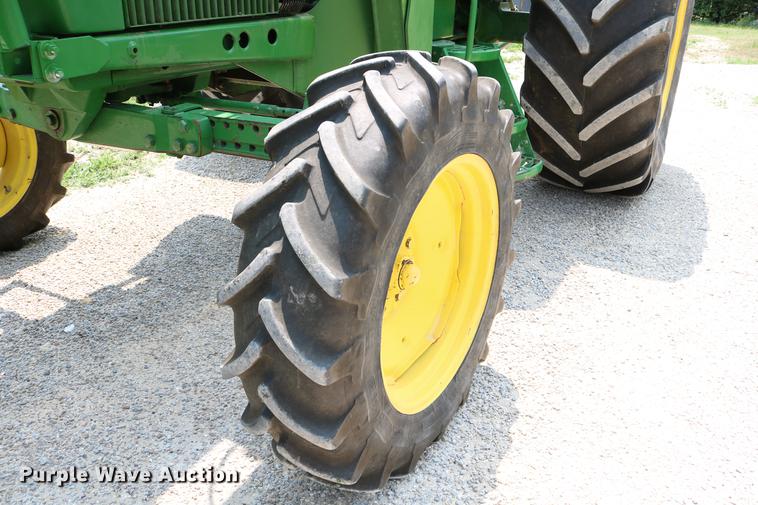 image for item DC7528 1991 John Deere 4455 tractor