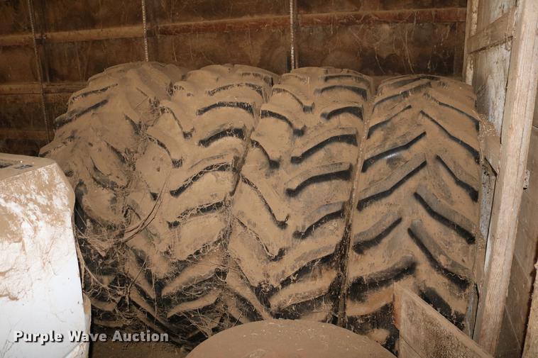 image for item DC7528 1991 John Deere 4455 tractor