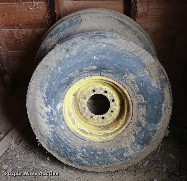 image for item DC7528 1991 John Deere 4455 tractor