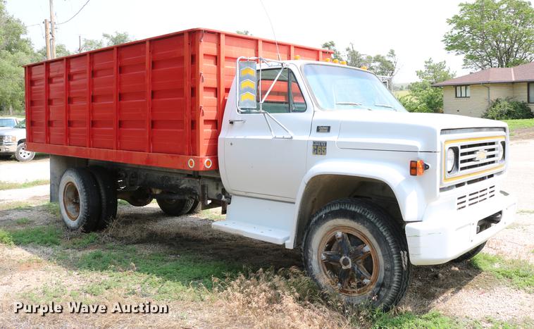 image for item DD4263 1978 Chevrolet C65 grain truck